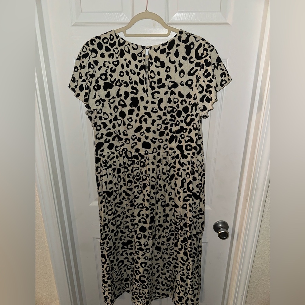 Who What Wear Black and Cream Midi Dress
